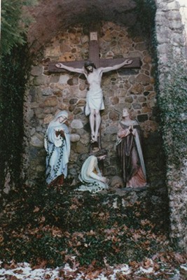 hcl_pic18_st_michaels_mission_grotto18_resize267