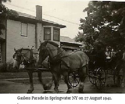 hcl_event_1941_08_27_springwater_gasless_parade_pic03_resize400x300
