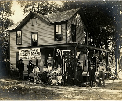 hcl_cottage_canadice_colegrove_elmer_1910_reunion-(morgan_resize400)