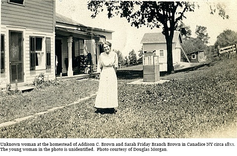 hcl_people_brown_c18xx_unknown_woman_resize480x280