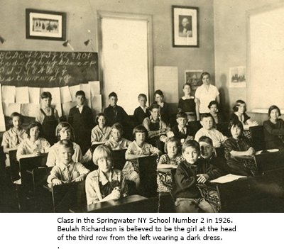 hcl_pic02_school_springwater_num02_class_19xx_resize400x300