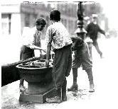 hcl_pic02_reservoir_history_brief_kids_playing_resize166